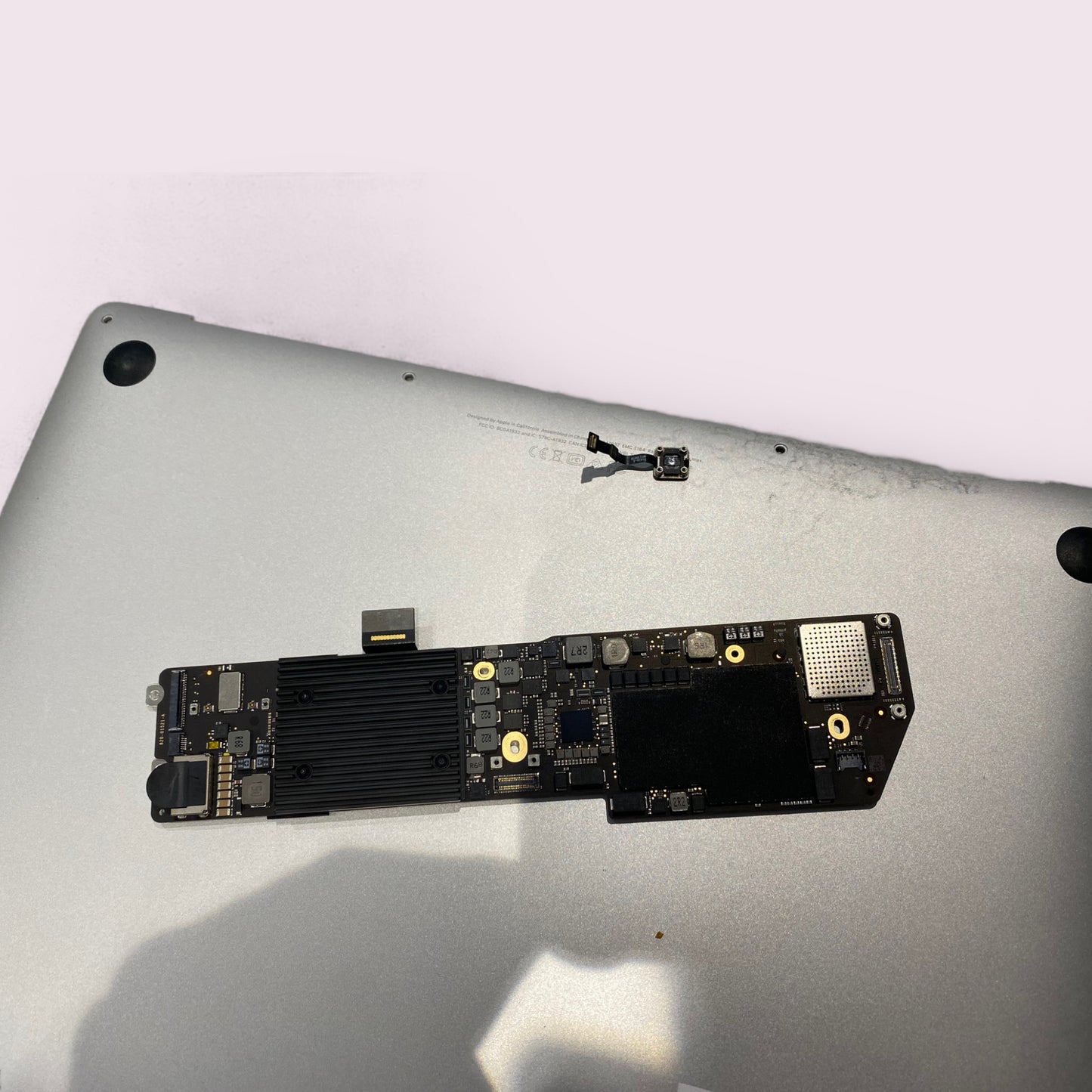 Apple MacBook Air 13" Retina 2019 A1932 Motherboard 820-01521-A i5 1.8Ghz 16GB Ram 256GB SSD - Genuine Pull Part