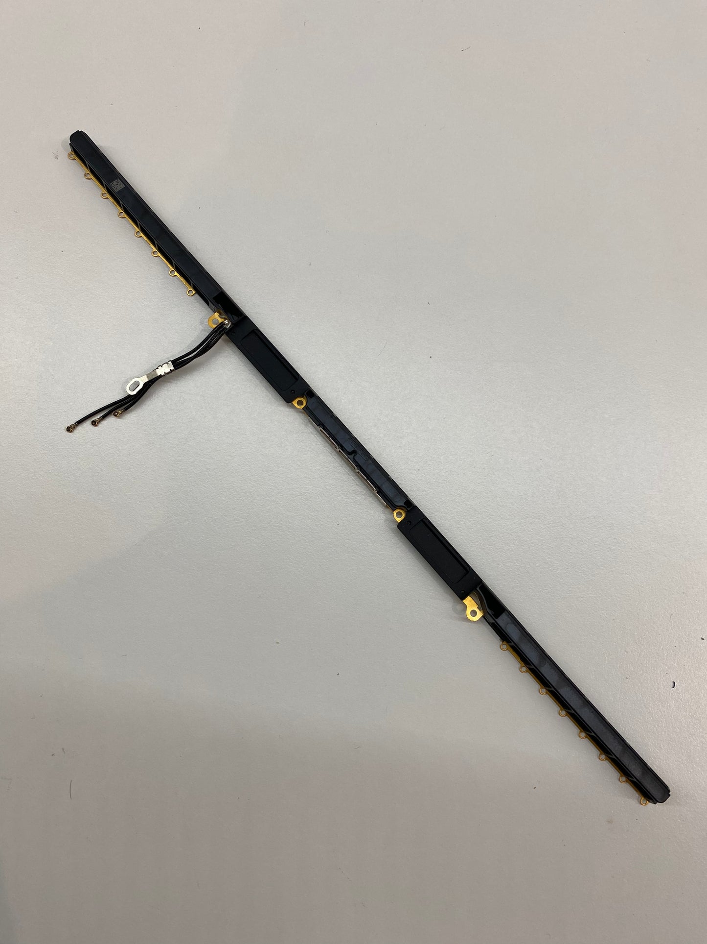 MacBook Pro 16" 2019 A2141 WiFi antenna - Genuine Pull Part